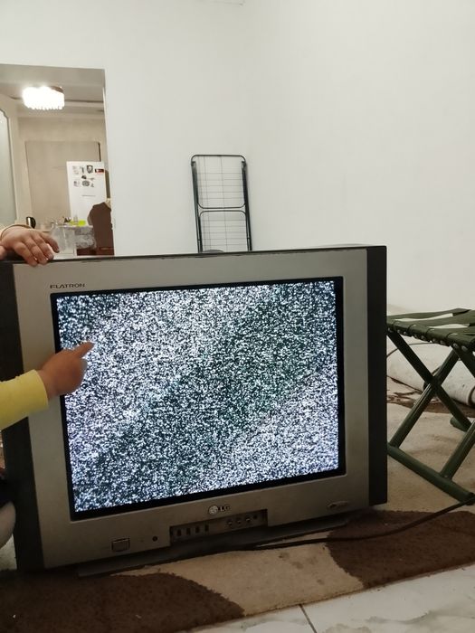 Жұмыс жасап тұрған телевизор сатылады