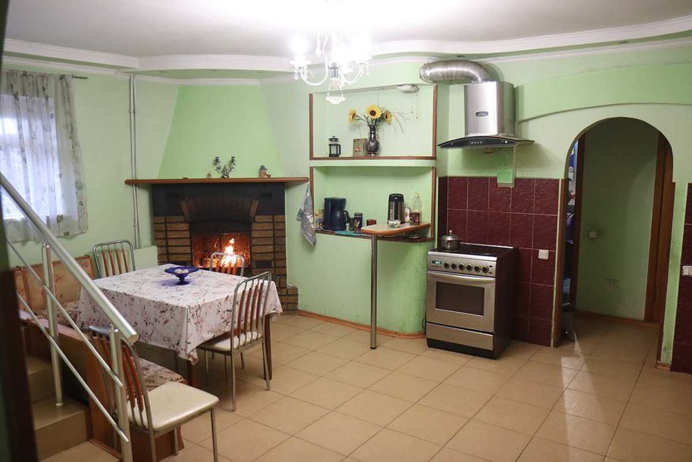 Продам дом. 2 этажа. Лесозавод