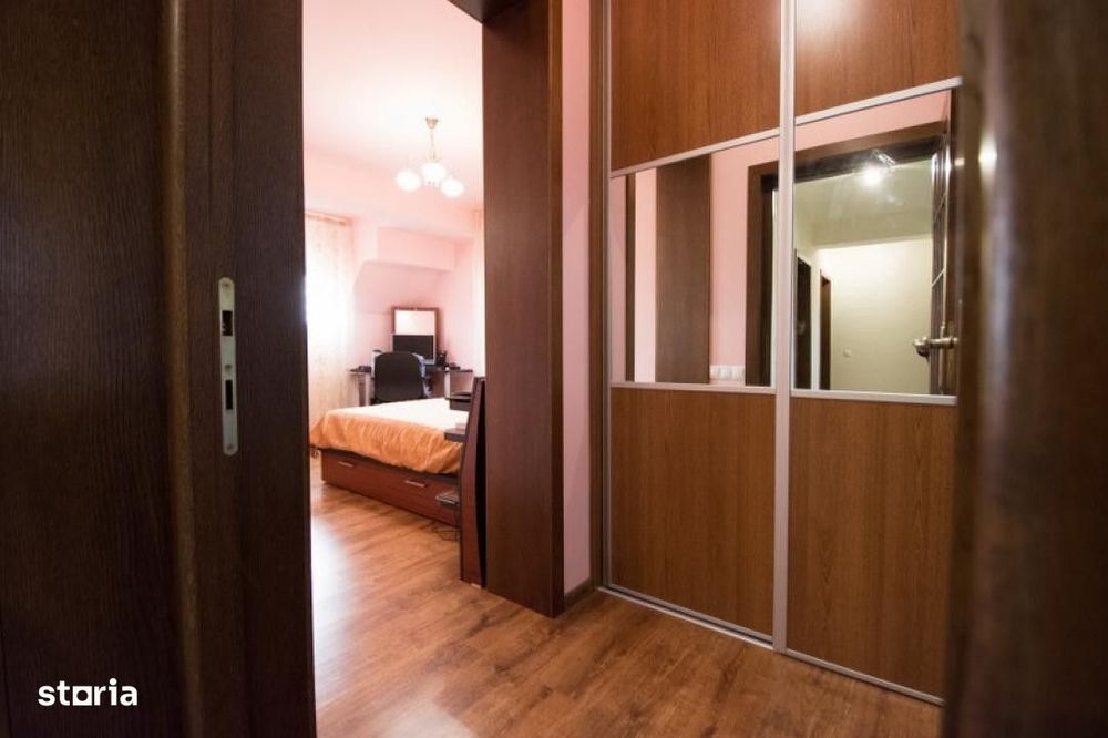 Vila 4 camere  cu piscina in Bucov.