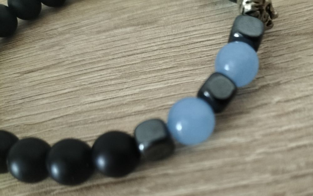 Brata pentru barbati de sticlas cu cap de leu, culori: negru, gri, albastru