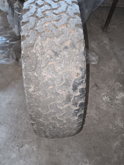 Покрышка от уаз р 16.