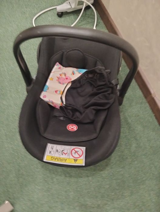 Продам автолюльку для новорожденных для машины 0+