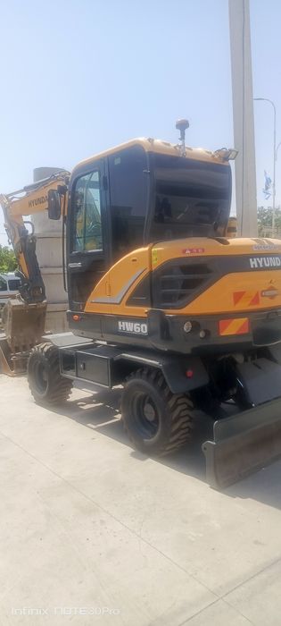 эксковатор hyundai HW60 сотилади 2017 йил 9300соат ишлаган