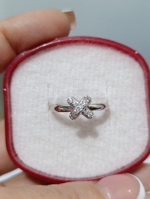 Кольцо из платины с бриллиантами.