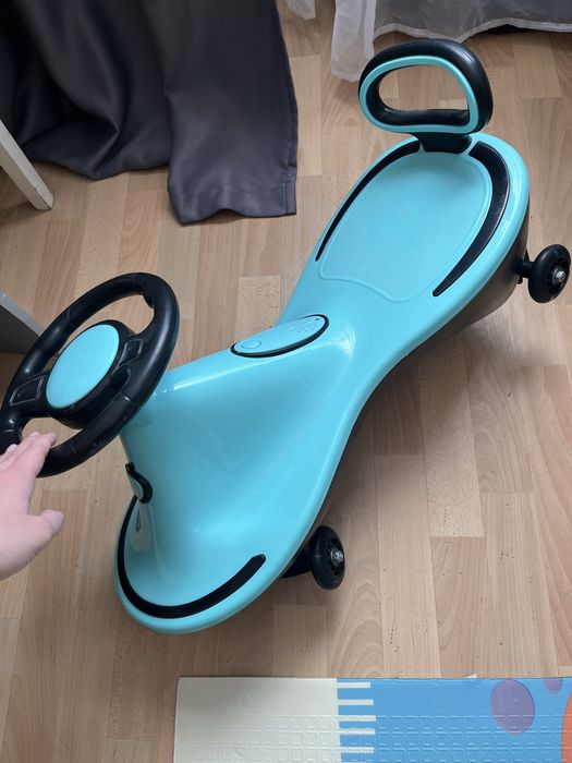 Машина толокар новая