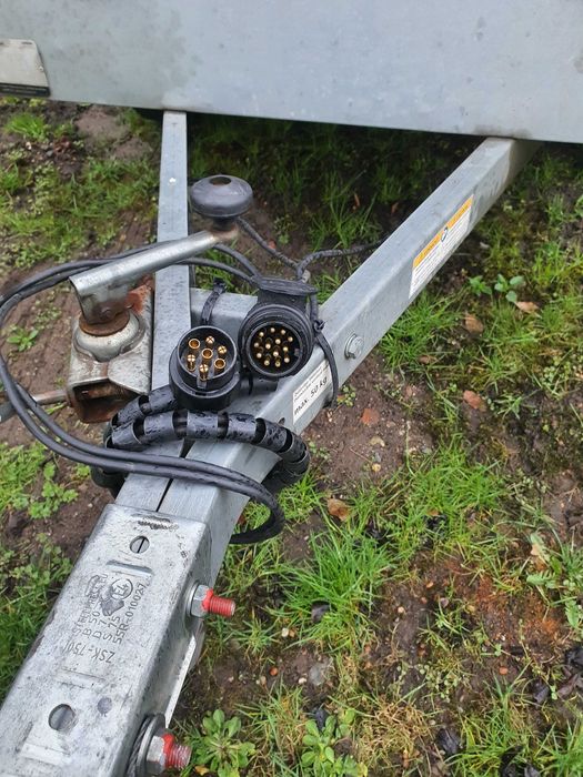 Remorca HUMBAUR Steely 750kg cu prelata inalta