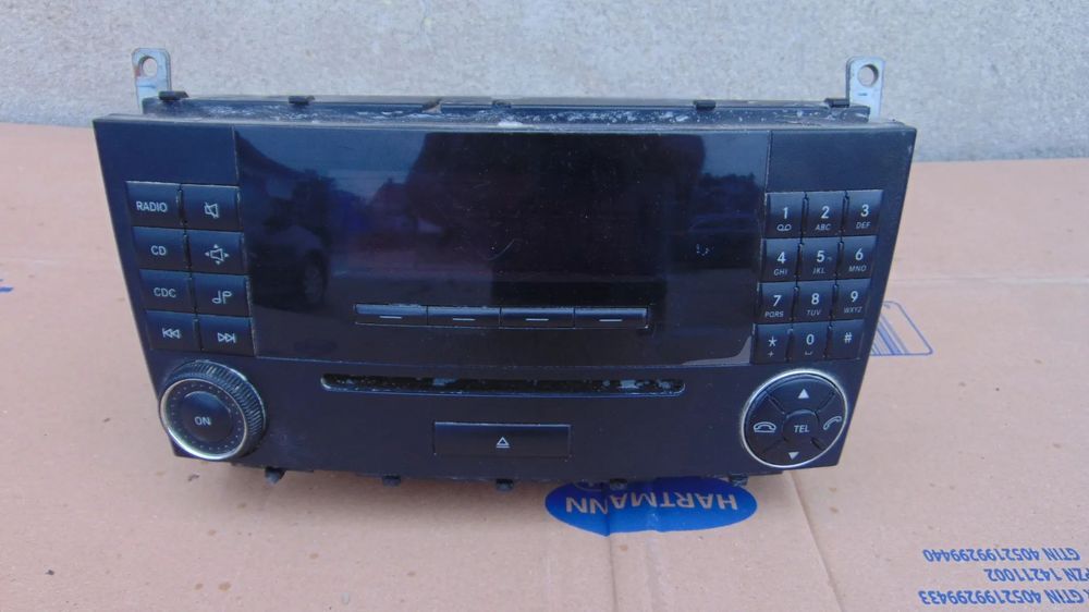 Radio CD Mercedes-Benz C-Class an 2001-2007 cod A2038273842