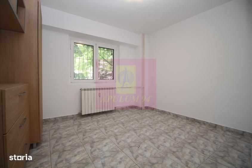Apartament cu 3 camere de vânzare Decebal adiacent