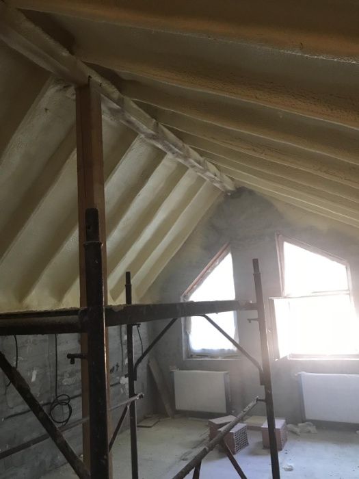 Izolatii spuma poliuretanica izolatie termo fonica termica hidro Bv