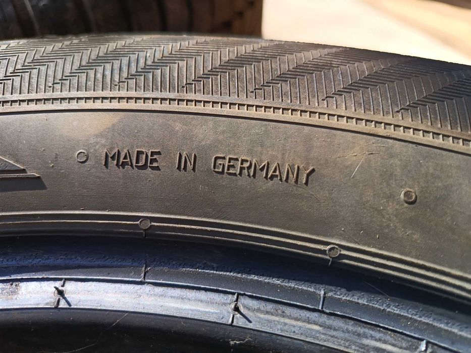 Чифт зимни гуми Gislaved 225/55/R17 V XL Euro Frost 6, запазени
