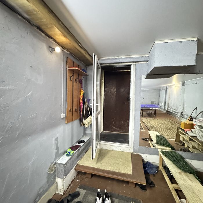 Продам коммерческие помещение 100м.кв