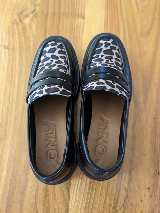 Кожени дамски обувки