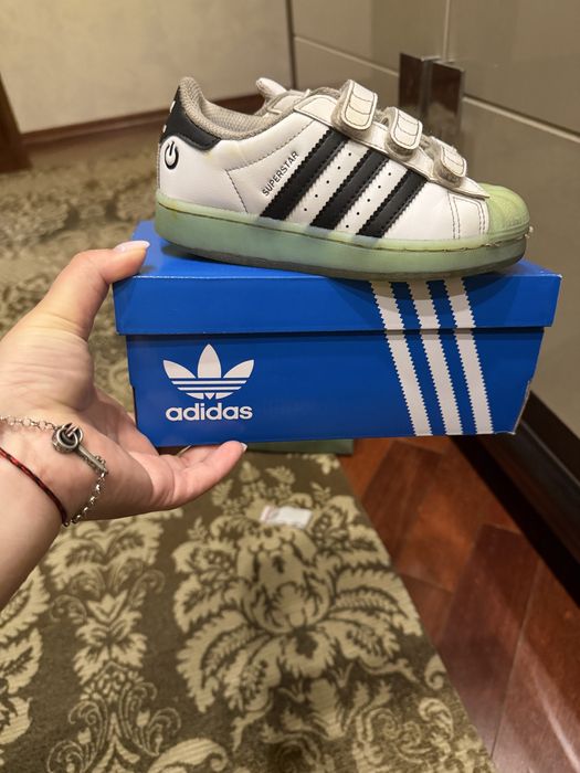 Светящиеся Adidas Siperstar