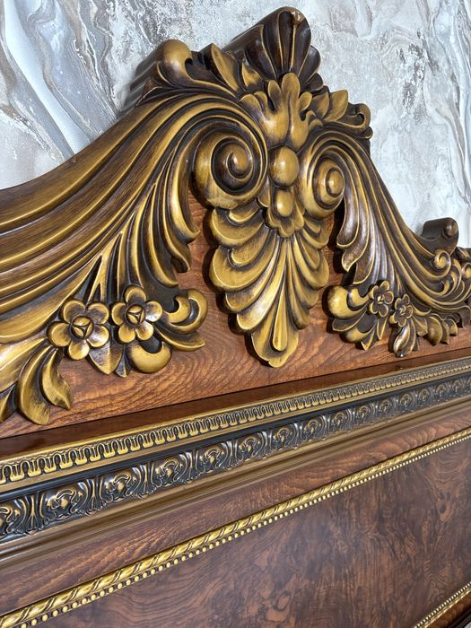 Продам спальный гарнитур