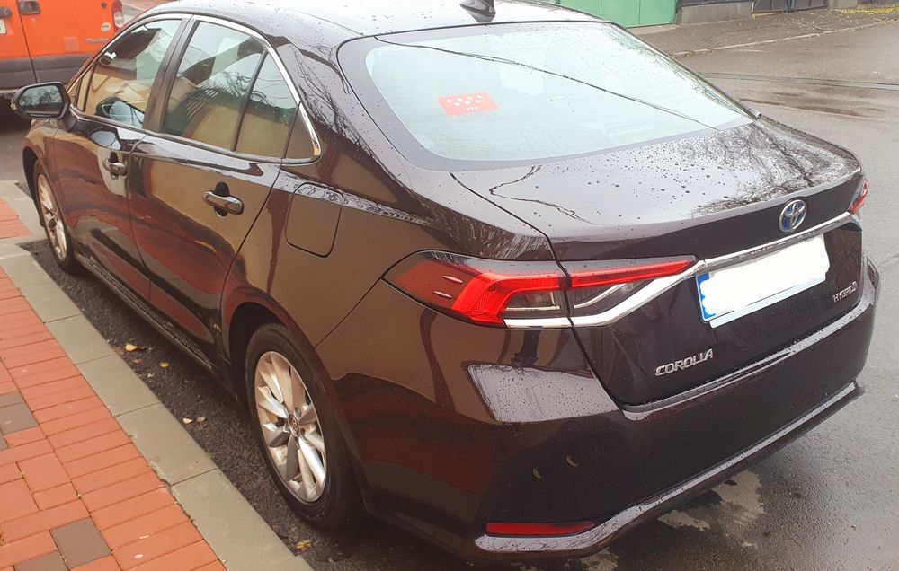 Vand Toyota Corolla  Hybrid + gpl gaz  Berlina 2019 uber bolt