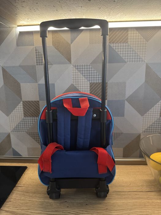 Детска раничка с колелца Пес Патрул