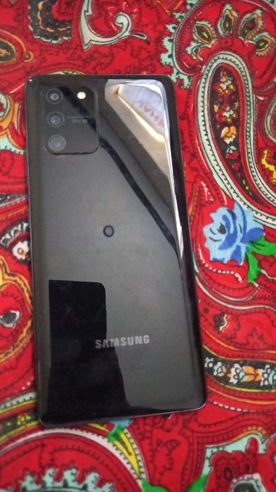 Самсунг s10 Lite
