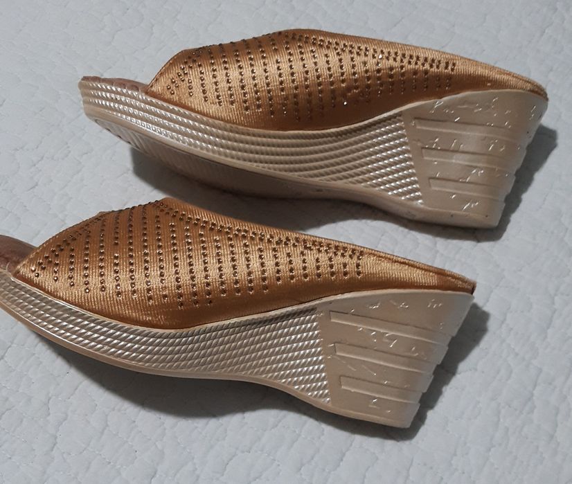 Saboți damă noi, nr.40 (merg 38)