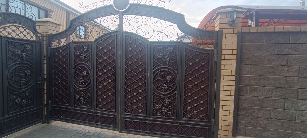 Ворота с калиткой.