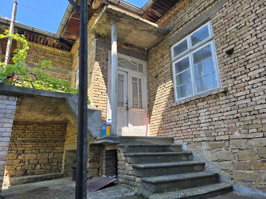 Продава се Къща в Попово - 1234567 кв.м за 0 €/кв.м - Снимка #2