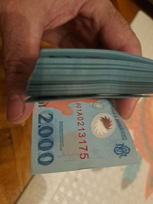 100 bancnote cu eclipsa, necirculate, consecutive