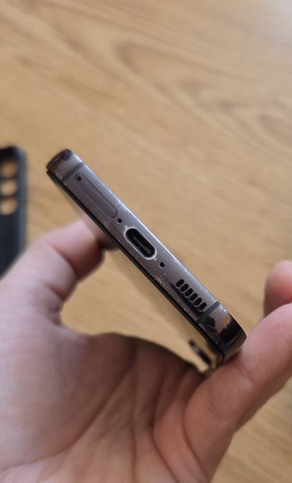 Samsung Galaxy S23 на части