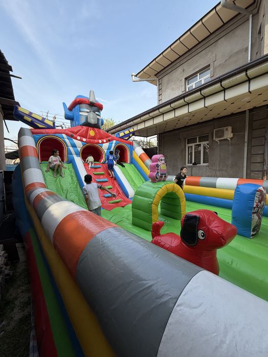 Батут с горкой детский 8/5 м