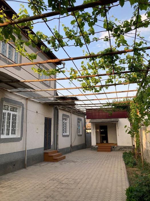 Дом на земле,двухэтажный большой. uy sotiladi.Уй сотилади