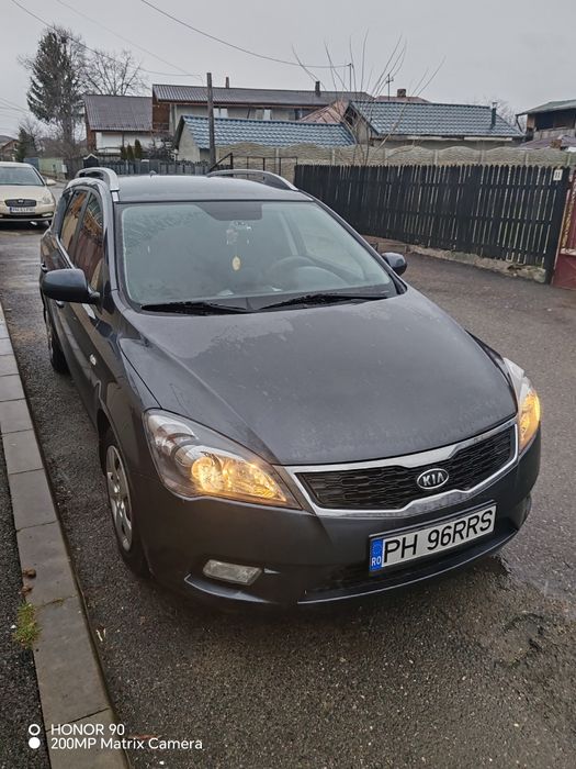 Vând Kia Ceed 2011