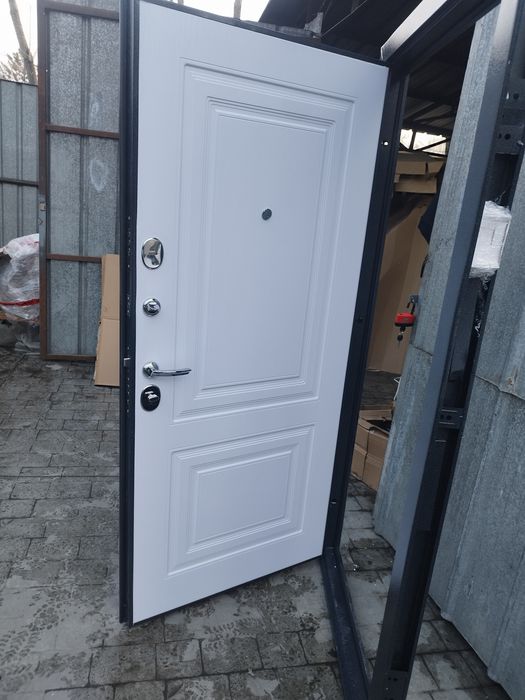 Входная металлическая дверь