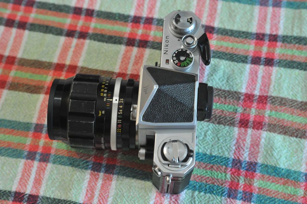 Nikon F + Nikkor P- auto 105/2.5