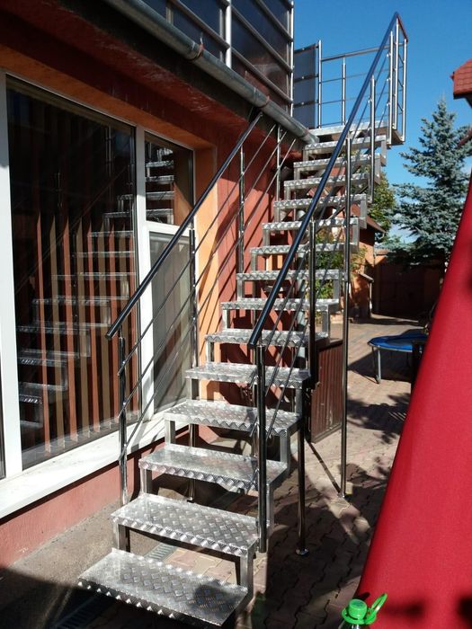 SCĂRI INTERIOARE si EXTERIOARE -Balustrade INOX, Metalice, Fier Forjat