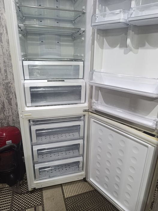 Продам холодильник Samsung No Frost