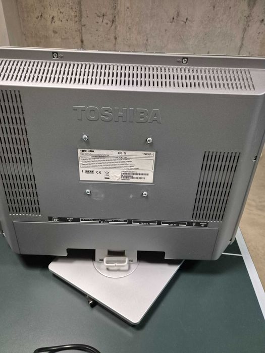 Телевизор за кемпер 12V - TOSHIBA 20" , модел 20WL56G