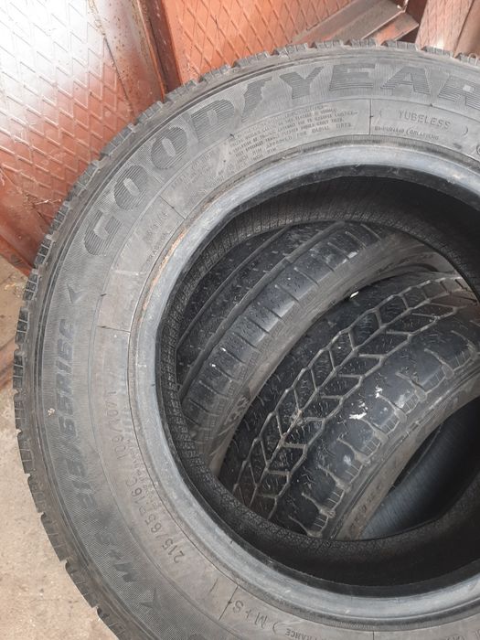 Продам шины 215/65/16С