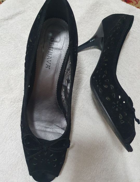 Продам туфли на каблуке