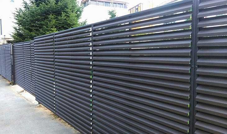 Garduri si porti stil jaluzea, sipca metalica, tabla cutata