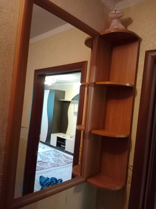 Продам для прихожей шкаф