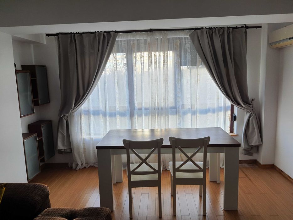 Inchiriez apartament 3 camere mobilat complet, Regal Residence, loc de parcare inclus