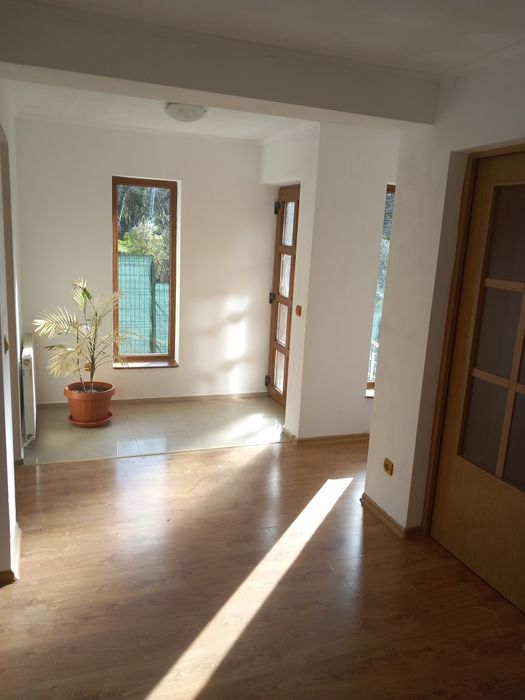 Dau in inchirie de casa spațiu pentru firma