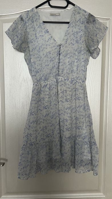 Vand rochie de zi