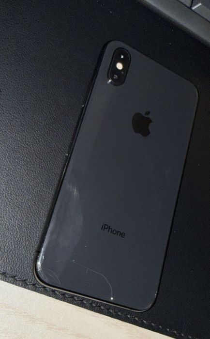 IPhone XS xolati ideal aybi yo'q  LL/A