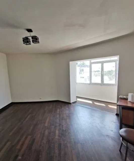 Дава се под наем Тристаен апартамент в Пловдив, Център - 86 кв.м за 306 € - Снимка #1