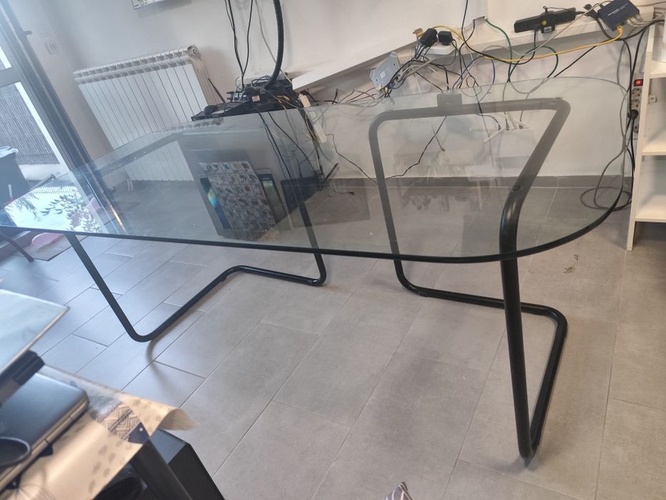 Масивна стъклена маса/ бюро