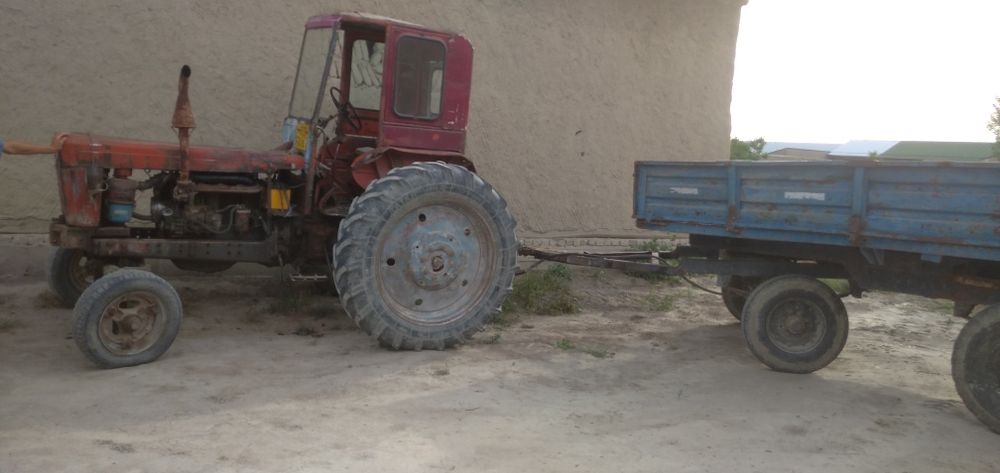 T28 traktor sotiladi