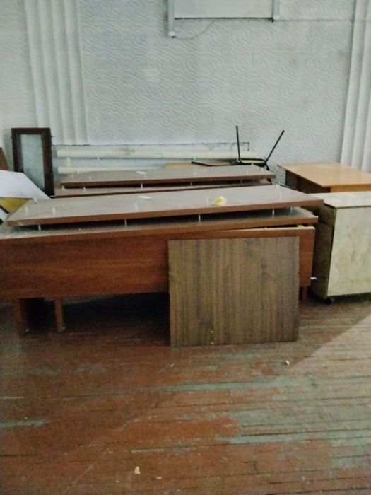 Столы продается большой