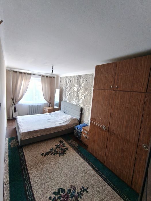 Продается квартира 4 комнатная с двором