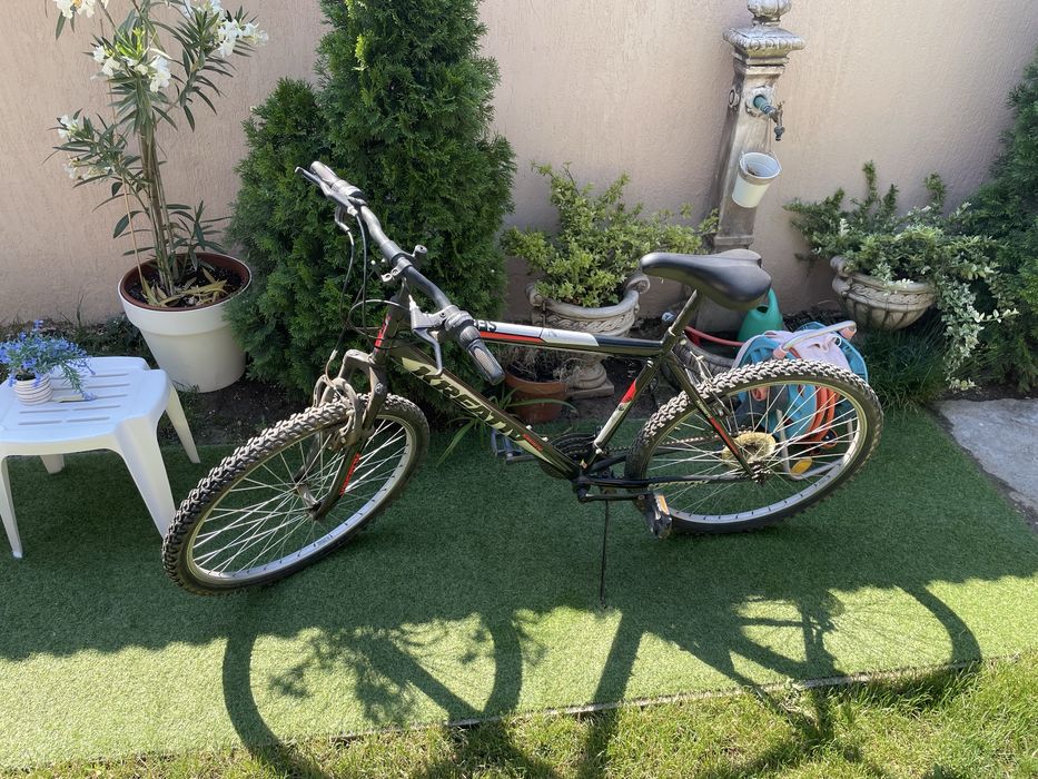 Vand Bicicleta Kreativ Series  cu Amortizor / Roti 26” / 18 Viteze Ca si Noua