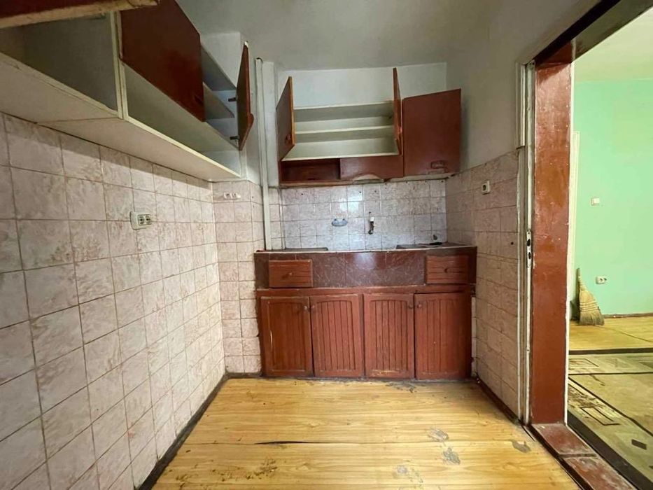 Продава се Тристаен апартамент в Добрич, Център - 87 кв.м за 762 €/кв.м - Снимка #11