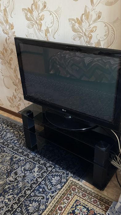 Телевизор LG.